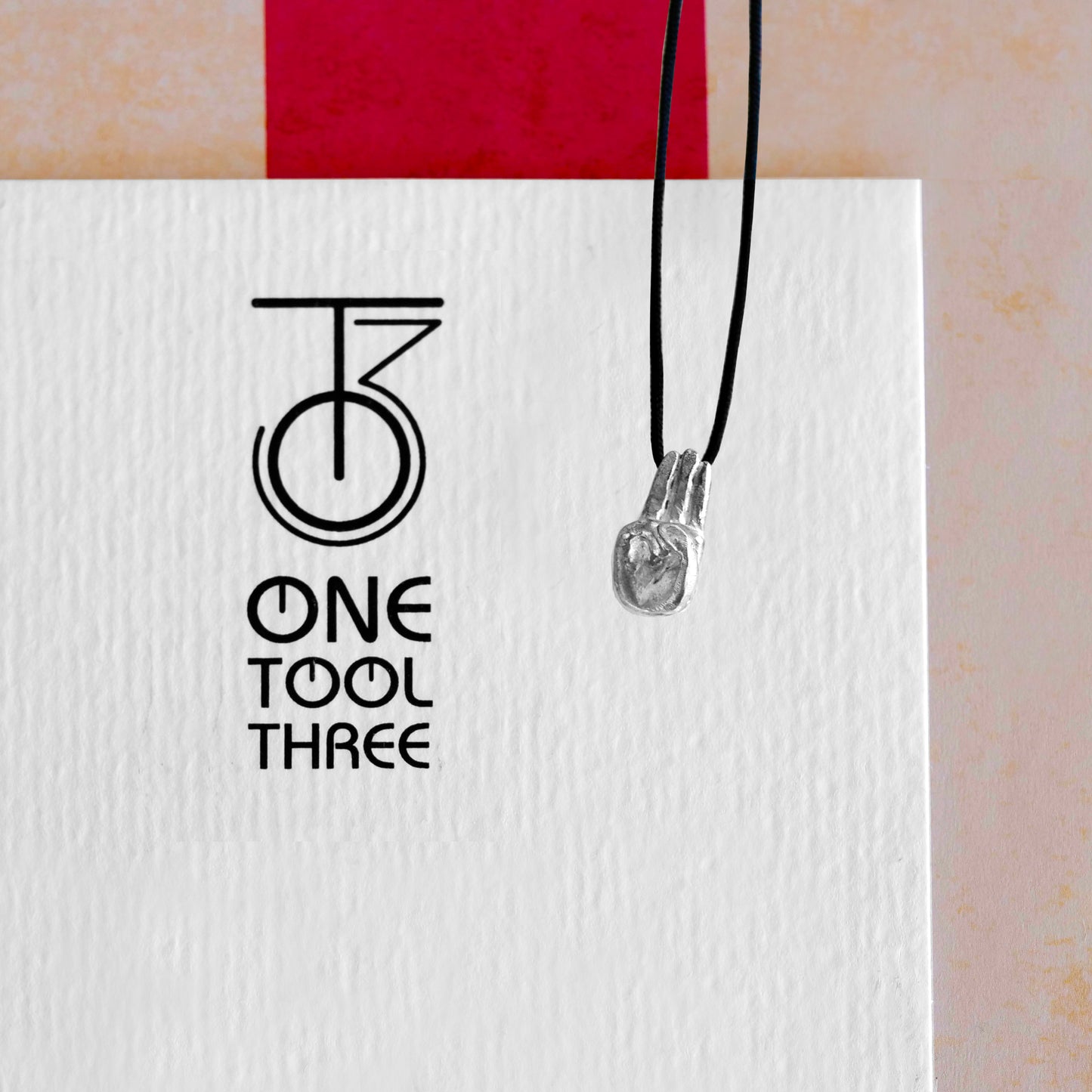 ασημένιο μενταγιόν προσκοπικός χαιρετισμός,