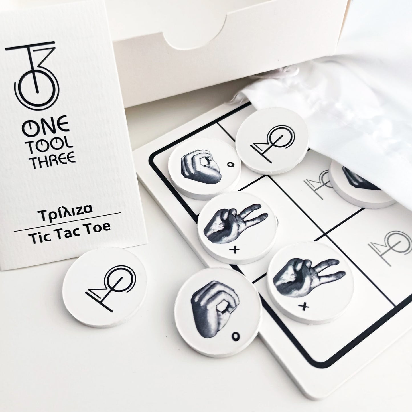 Επιτραπέζιο παιχνίδι "τρίλιζα" με τα γραμματα της ΕΝΓ