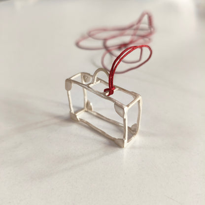 Επαργυρωμένο μενταγιόν βαλίτσα 3D από ορείχαλκο