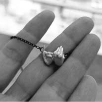 Ασημένιο κολιέ-όνομα στην Ελληνική Νοηματική Αλφαβήτα  (2 γράμματα)