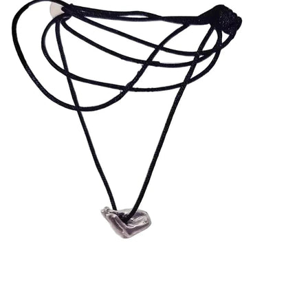 Ασημένιο γούρι με της χειρομορφή "καλό" στην Ελληνική Νοηματική Γλώσσα